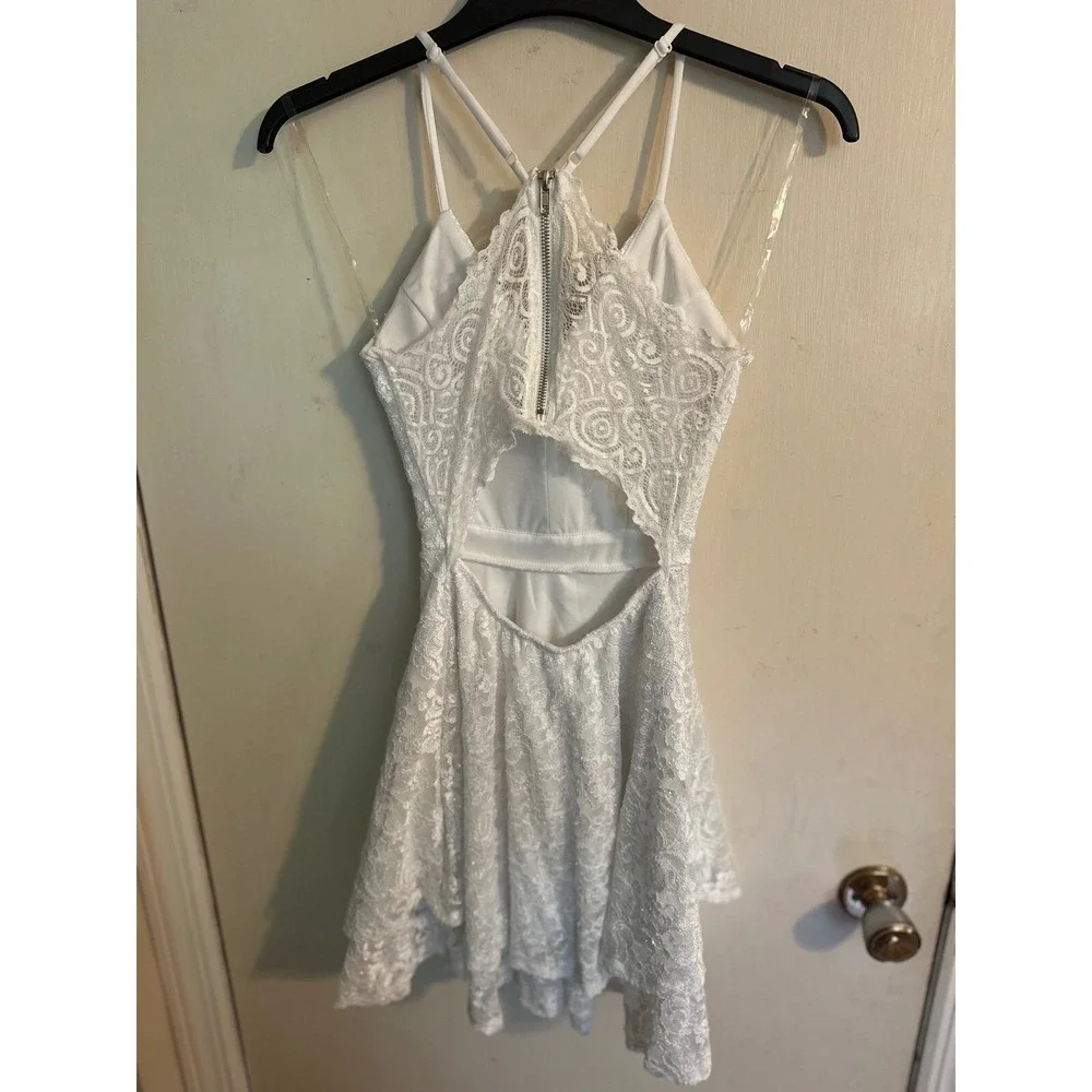 Emerald Sundae White Sparkle Lace Dress V Neck Spaghetti Strap Mini‎ Dress XS